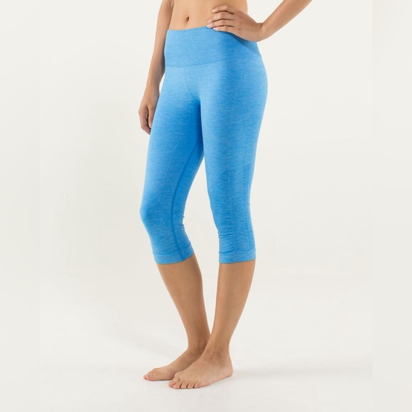 Lululemon In The Flow Crop II Leggings
Heathered Cornflower - Picture 2 of 10